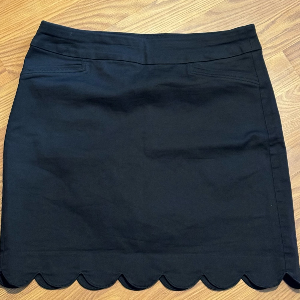 Black Scalloped Hem Skort